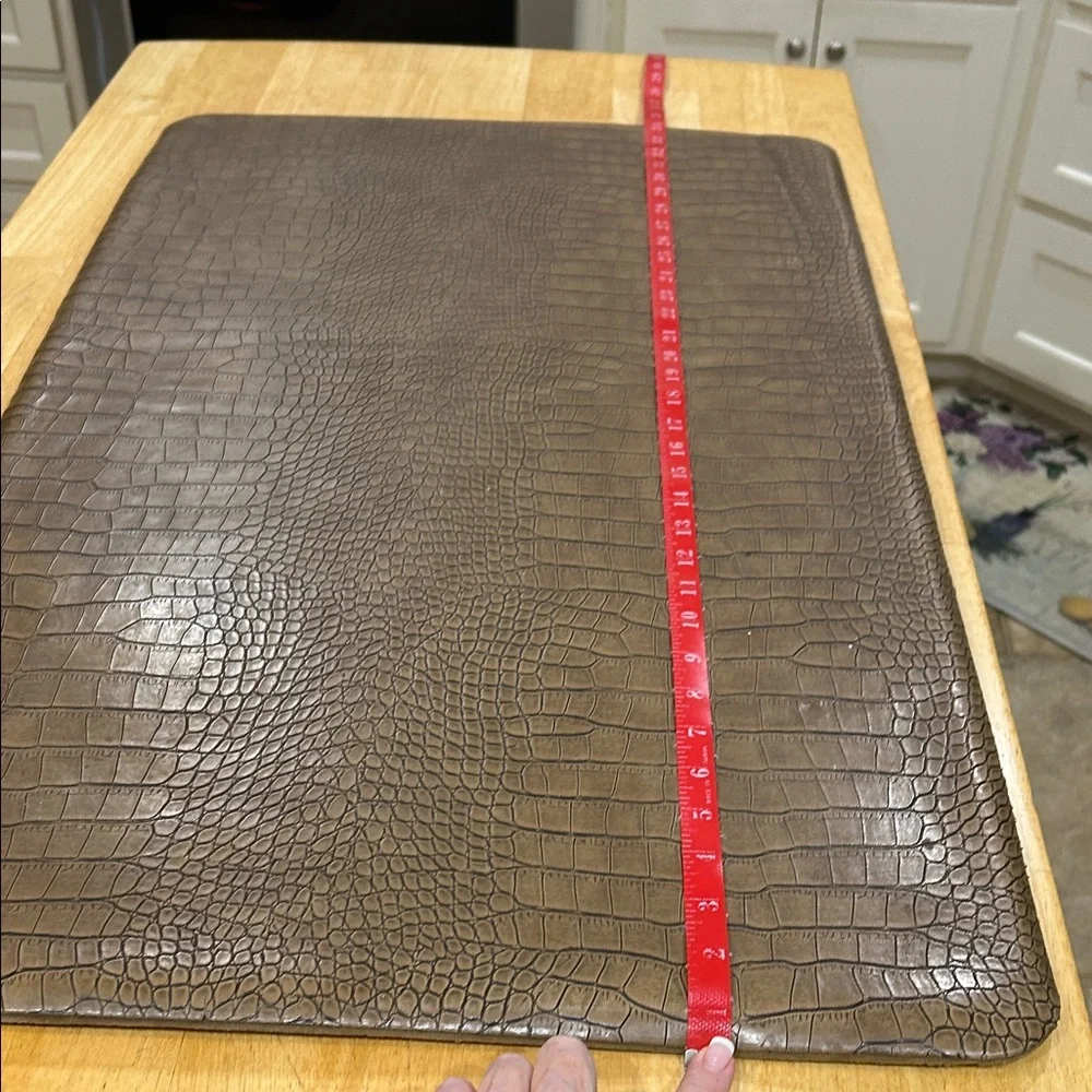 Elegant Brown Crocodile Pattern Foam Mat